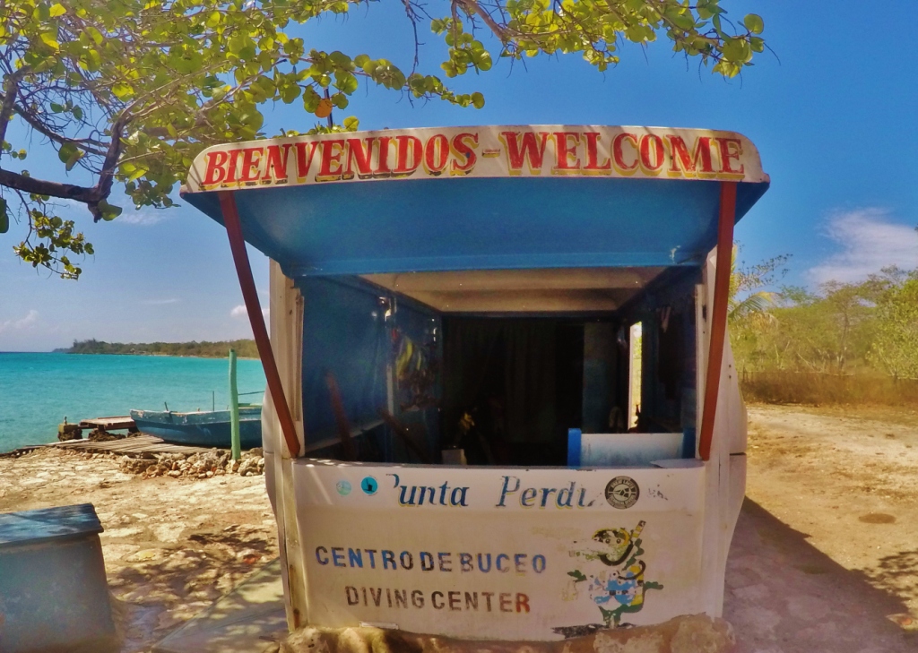 a little bit hidden: the dive shop in Punta Perdiz